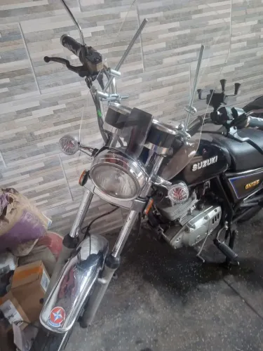 ? Vende-se Suzuki Intruder 125cc - Ano 2004 ?
