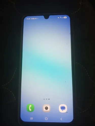 Vendo um celular Samsung a17 novo