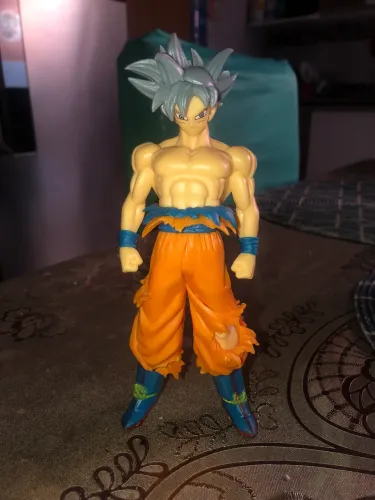 Action figure do Goku 