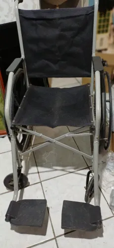 Cadeira de rodas dobrável jaguaribe