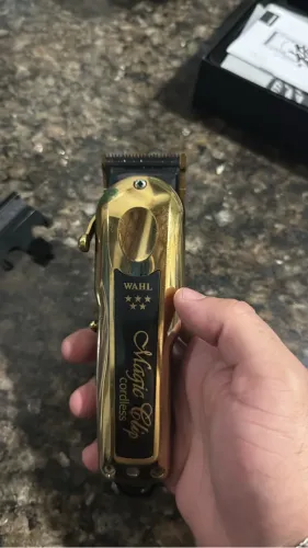 Máquina barbeiro Wahl Magic Clip Gold
