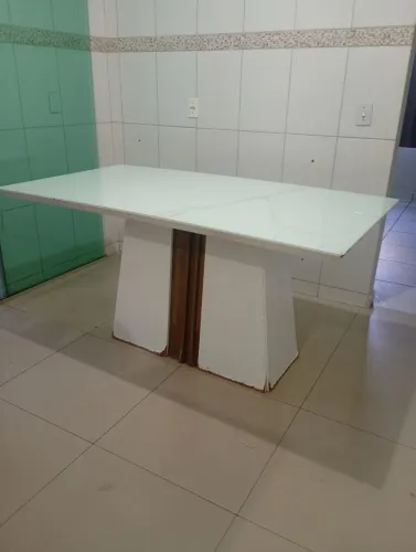 Mesa de jantar de madeira com tampo de vidro + 6 cadeiras