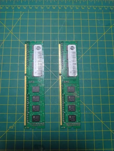 Kit Par Memórias RAM Teikon DDR3 8GB (2x4GB) 1600MHz | Excelente estado/Conservadas