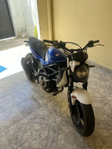 Suzuki Gladius 650 2016
