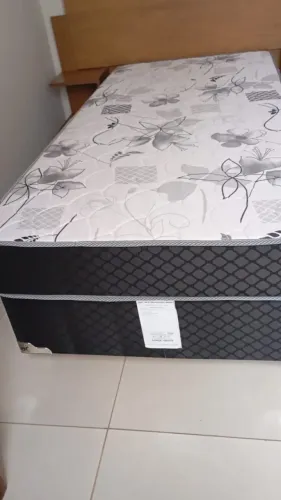 Cama box de solteiro com cabeceira