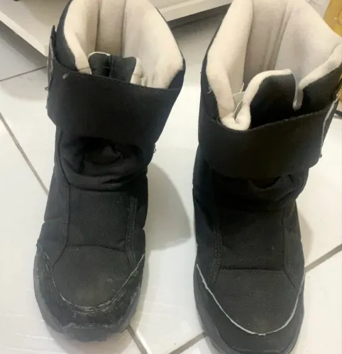 Bota térmica Quechua tamanho 32