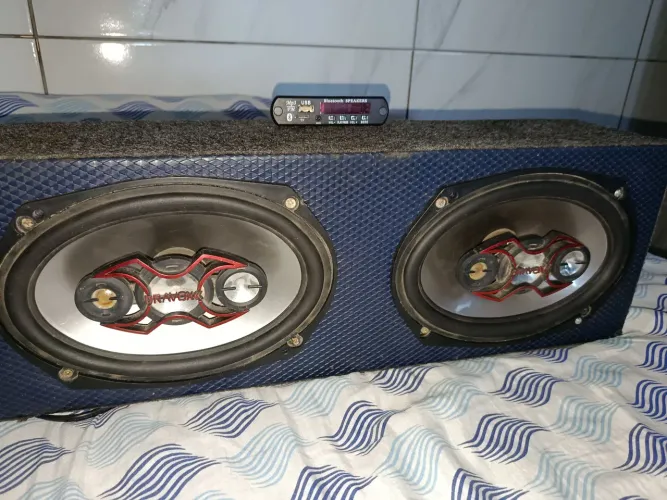 Som residencial, par 6x9 Bravox 120w fonte 10A