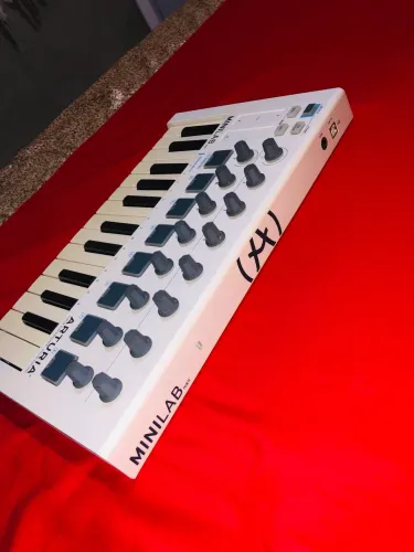 Vendo arturia mini lab mkII