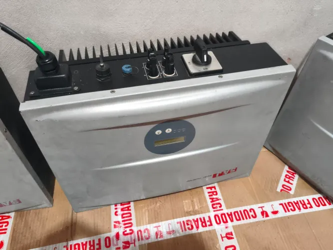 Vendo 4 inversores solar SAJ de 5KW, 3 funcionando, 1 para reparo