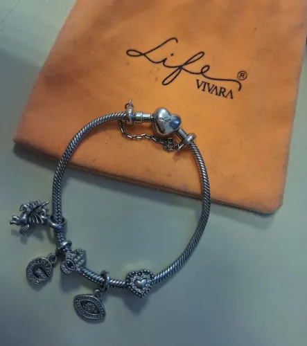 Pulseira Life Vivara com 5 pingentes