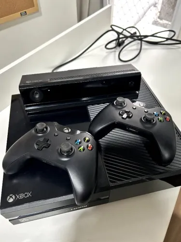 Xbox One c/ Kinect + 16 jogos