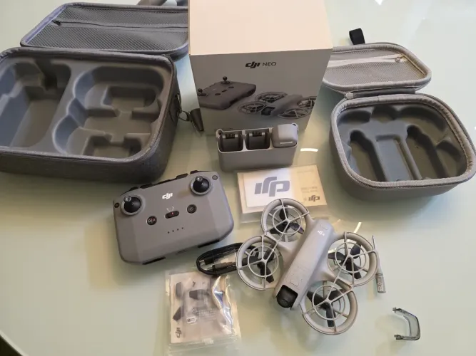 Drone Dji Neo - Combo com Controle