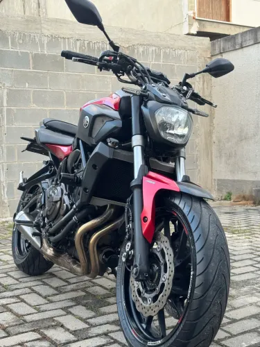 Moto de procedência, manual e chave reserva, tenho todas as peças originais