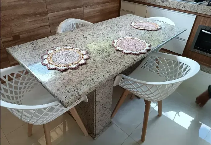 Kit 4 Cadeiras Web Wood Polipropileno Sala de Jantar e Cozinha