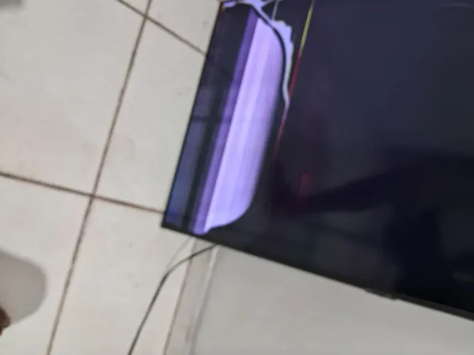 Televisão sansung 50 polegadas,  com defeito alguém está interessado ?