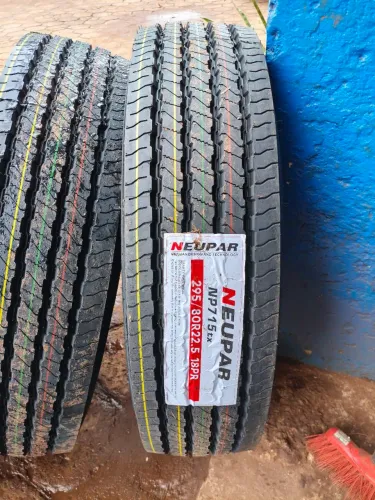 Pneu NEUPAR 295/80/22.5 NOVO ((CADA))