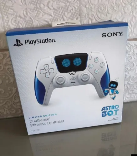 Controle Playstation 5 edição especial astro bot