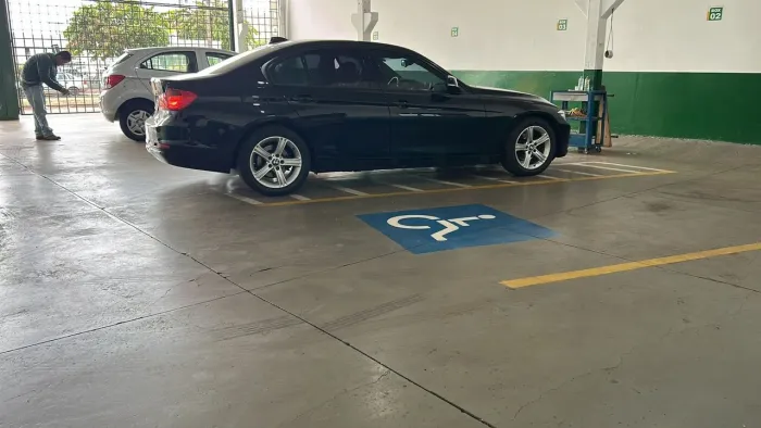 BMW 320I A 2.0 Turbo/activeflex 16V 184cv 4P 2015