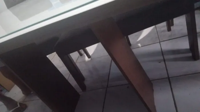Mesa de jantar com 4 cadeiras