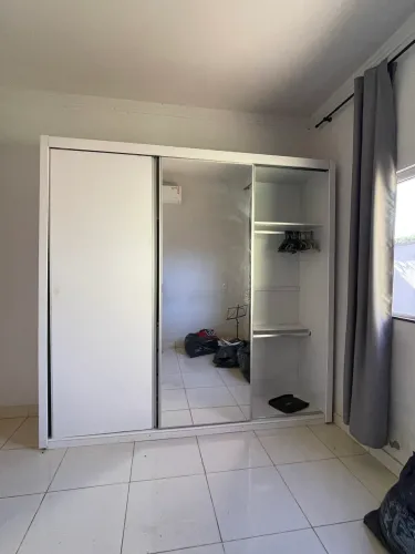 Vende se guarda roupa de casal