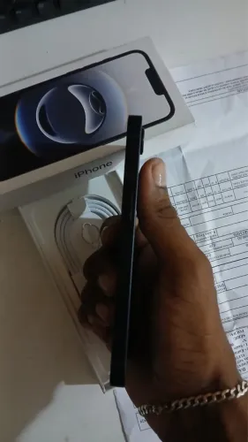 iPhone 16e 256gb preto semi-novo