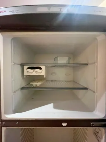 GELADEIRA BOSCH 420L com RODINHAS