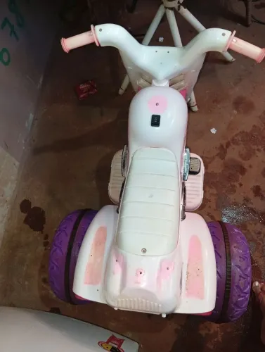 Motoca infantil elétrica 