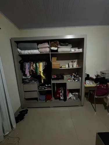 Guarda roupa 2.10m x 2m largura