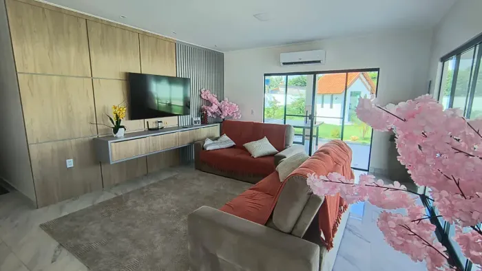 CHÁCARA DE ALTO PADRÃO - 2.000m² | RIO NEGRO/ Mobiliado