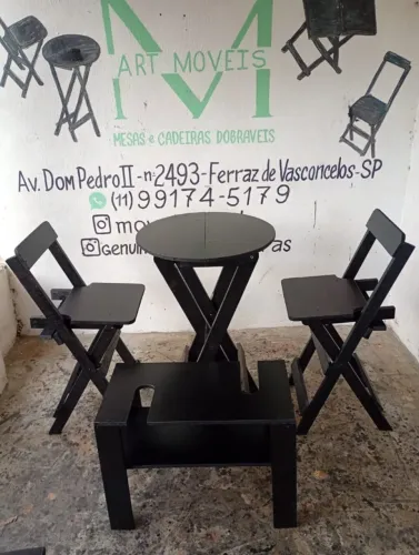 Mesas e cadeiras dobráveis