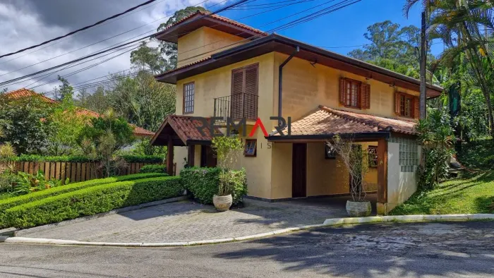 Casa à venda, no Condomínio Roma 1 - Granja Viana em Cotia, Granja Viana, com 3 quartos, 2