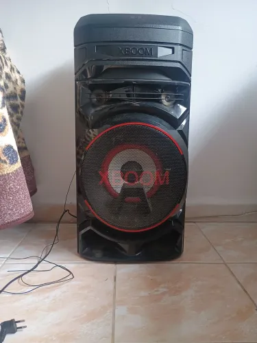 Caixa de Som LG Xboom Preta - 127v