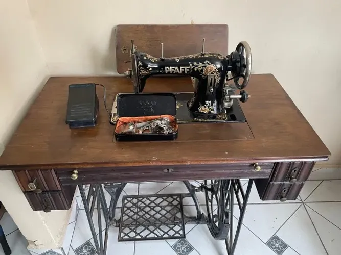 MAQUINA DE COSTURA PFAFF 31 VINTAGE - COMPLETA - RARIDADE!