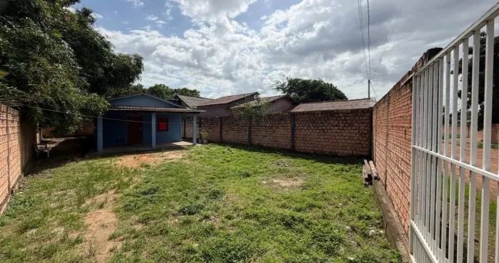 Casa no goiabal