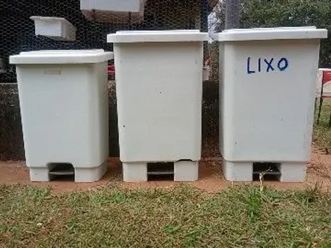 Lixeira com pedal