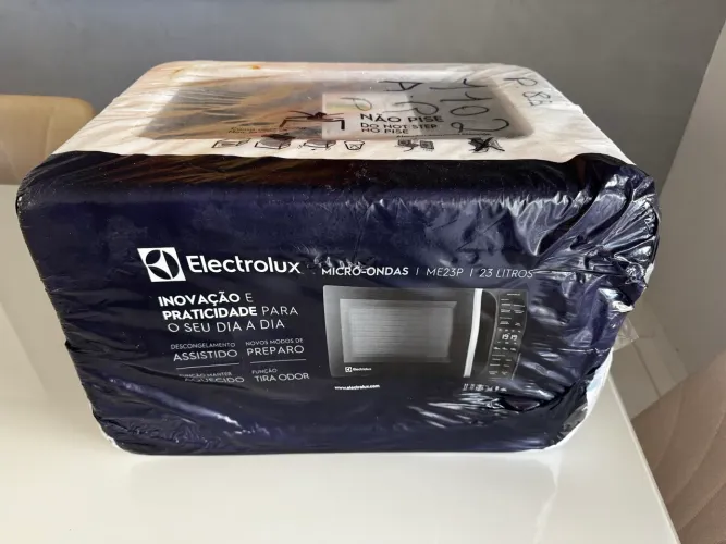 Microondas Eletrolux ME23P 23L