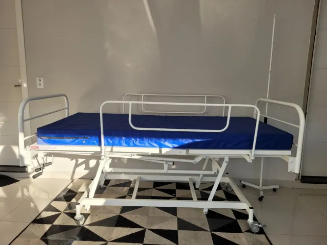 Cama manual hospitalar 3 manivelas