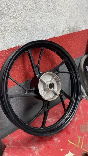 Vende-se pé de galinha traseiro usado novo .