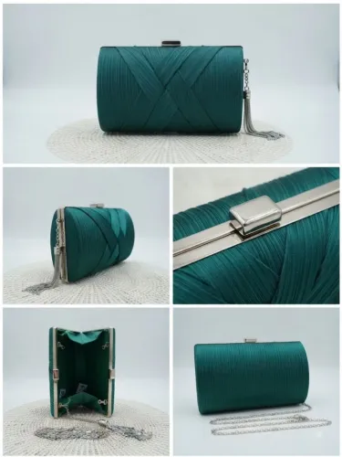 Bolsa para festa (clutch). Com pingente e alça de ombro.