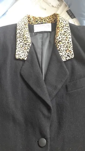 Blezer semi novo, tamanho G. Importado.