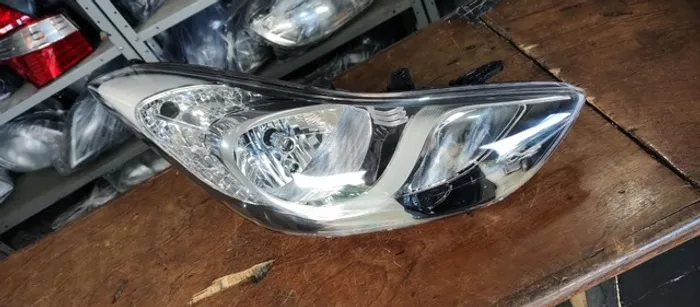 Farol Elantra 2011 2012 2013 2014