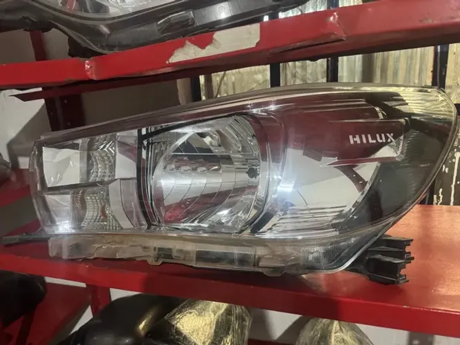 Farol Toyota Hilux 2016 2017 2018 2019 2020 Sem Led original