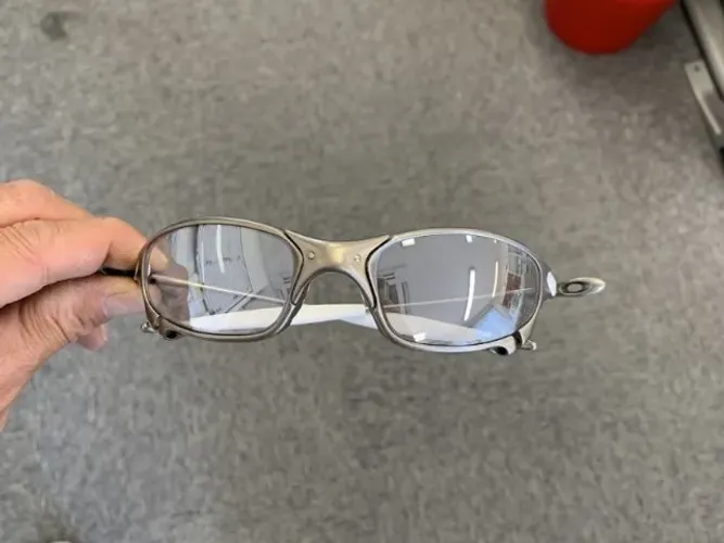 Armação Juliet Metal Prata com lentes de descanso para uso estilo