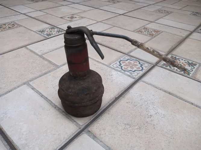 Bomba de lubrificação antiga 