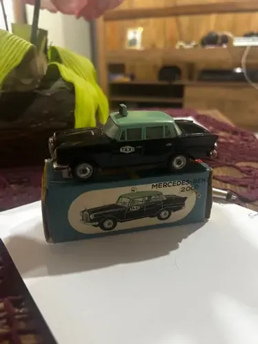 Táxi Mercedes 200d Metosul