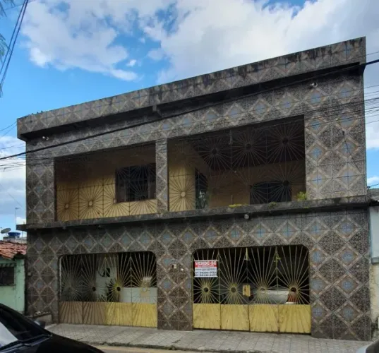 Vendo Casa Ampla de 2 Pavimentos somente a vista na Cidade Nova 6