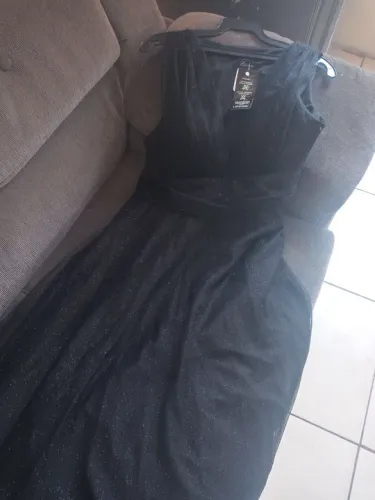VESTIDO DE MADRINHA. E FESTAS