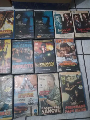 28 filmes em fitas VHS