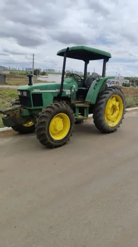 Trator jhon jheere 5705 ano 2005