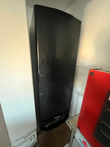 Refrigeradora Gelopar preta 410 litros 110v